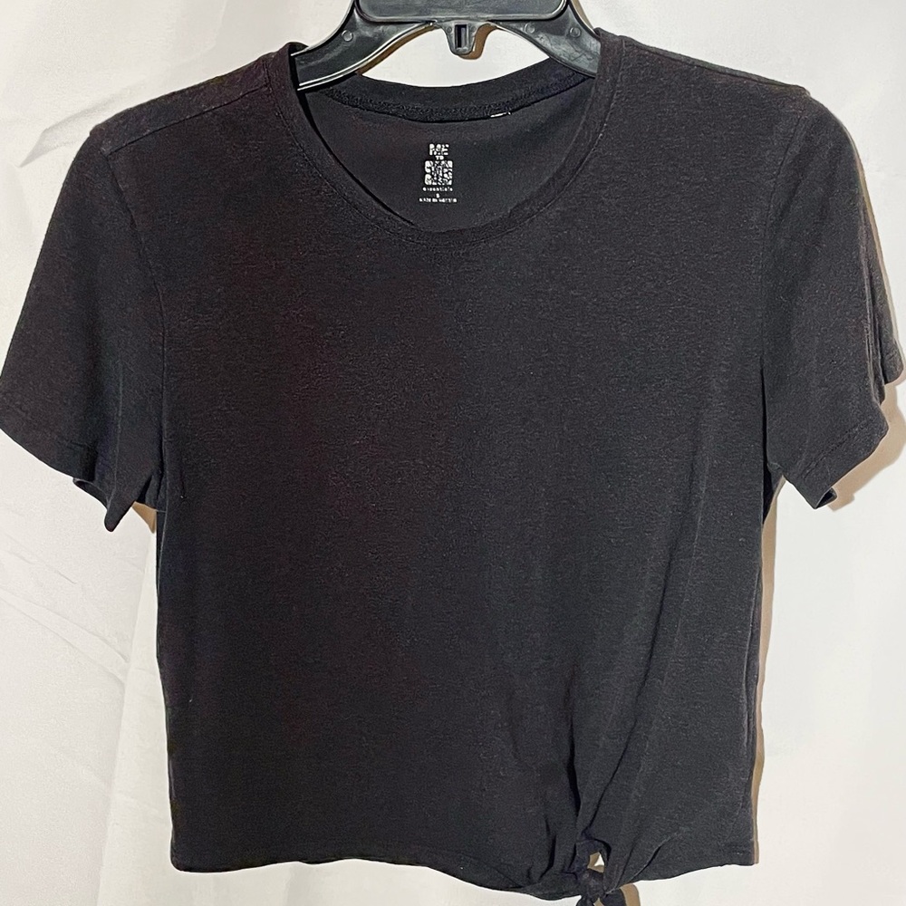 Dark Grey T-Shirt with tied knot